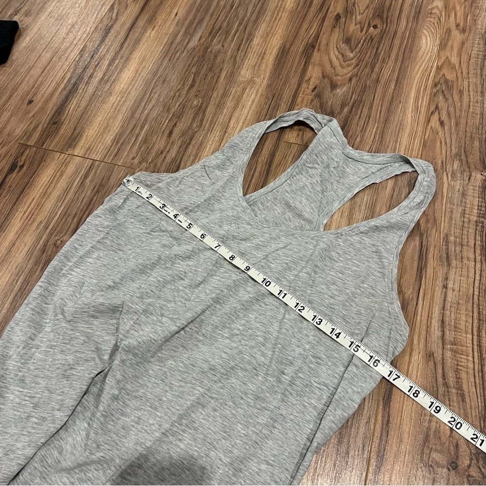Lululemon Razorback Tank Top - Picture 4 of 5